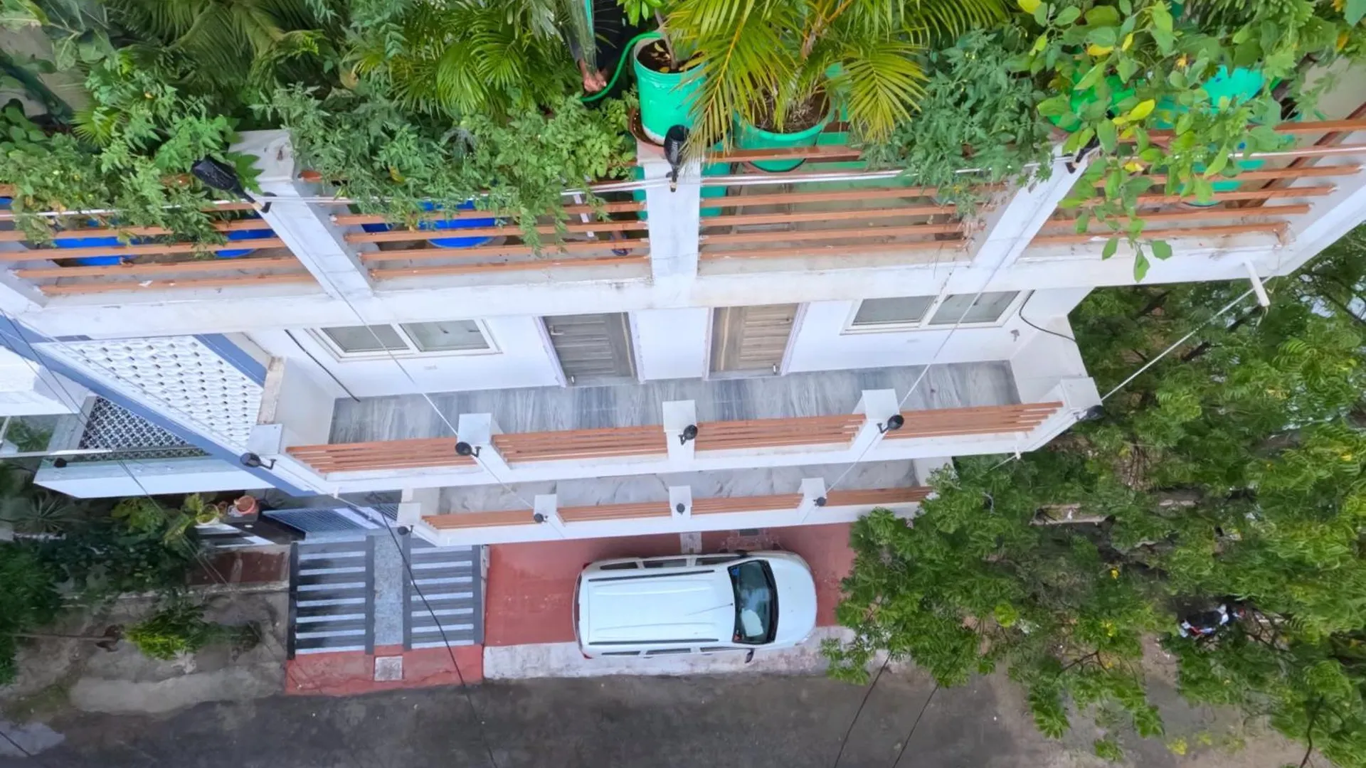 Choudhary White House Udaipur Apartment