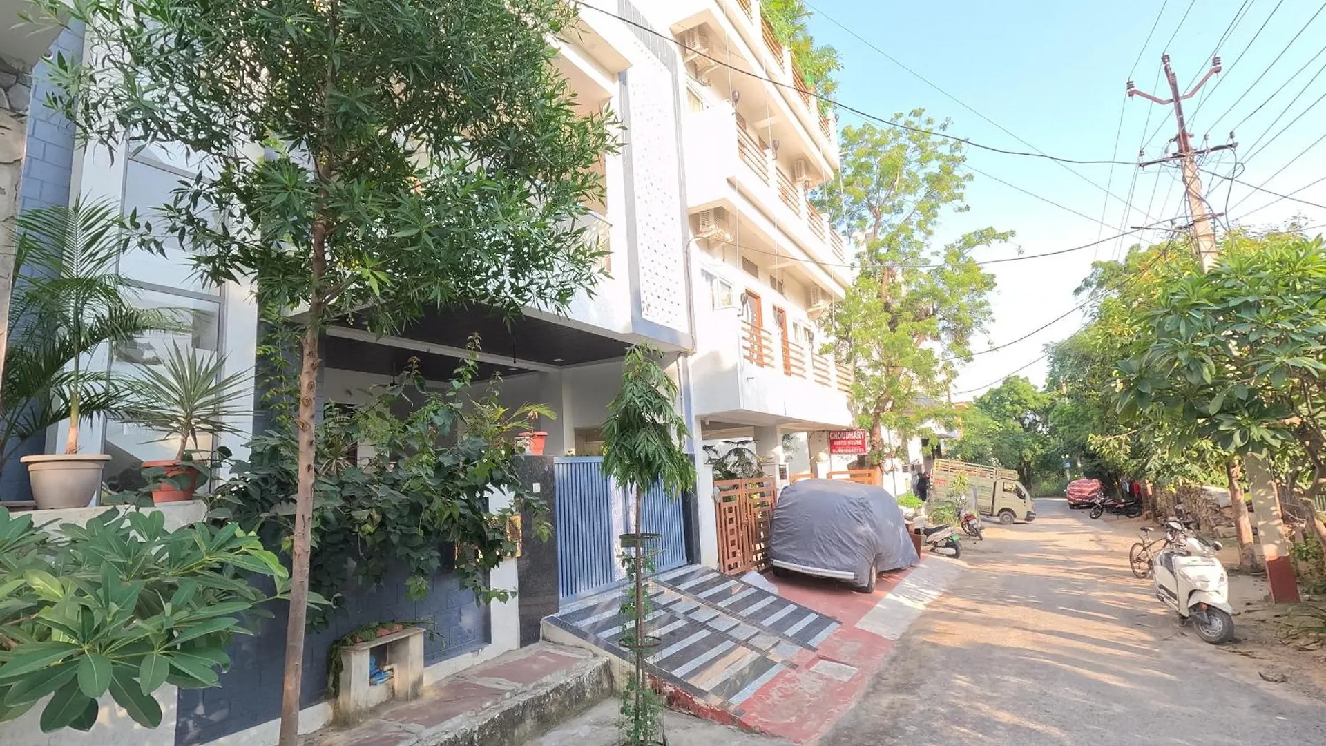 Choudhary White House Udaipur Apartment